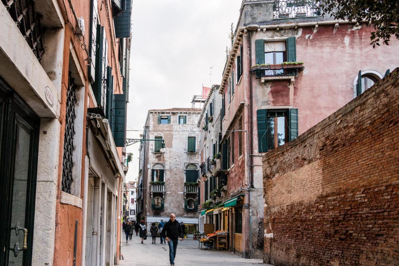 Doge'S Pantheon & St.Mark School In Hidden Venice Exterior photo